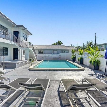 Waves On Desoto Studio With Pool # 3 Apartment Hollywood Exterior photo